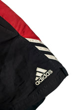 Lade das Bild in den Galerie-Viewer, Adidas Shorts - L
