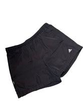 Lade das Bild in den Galerie-Viewer, Adidas Shorts
