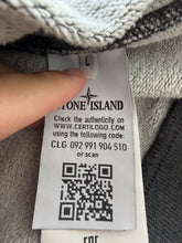 Lade das Bild in den Galerie-Viewer, Stone Island Sweatshirt Jacke - L
