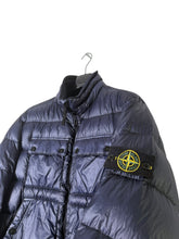 Lade das Bild in den Galerie-Viewer, Stone Island Daunenjacke - M
