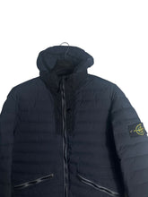 Lade das Bild in den Galerie-Viewer, Stone Island Steppjacke - L
