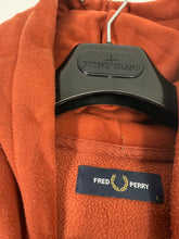 Lade das Bild in den Galerie-Viewer, Fred Perry Hoodie - L
