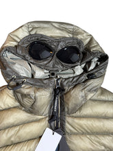 Lade das Bild in den Galerie-Viewer, CP Company Weste - M
