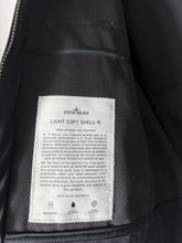 Lade das Bild in den Galerie-Viewer, Stone Island Softshell Jacke - M
