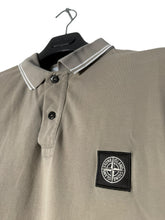 Lade das Bild in den Galerie-Viewer, Stone Island Polo - XL
