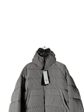 Lade das Bild in den Galerie-Viewer, CP Company Daunenjacke - M
