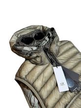 Lade das Bild in den Galerie-Viewer, CP Company Weste - M
