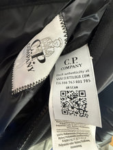 Lade das Bild in den Galerie-Viewer, CP Company Steppjacke - M
