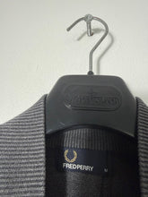 Lade das Bild in den Galerie-Viewer, Fred Perry Sweatshirt Jacke - M
