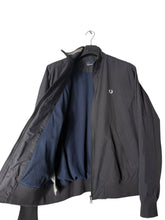 Lade das Bild in den Galerie-Viewer, Fred Perry Jacke - M

