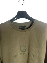 Lade das Bild in den Galerie-Viewer, Fred Perry Pullover - M
