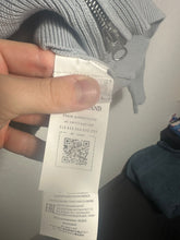 Lade das Bild in den Galerie-Viewer, Stone Island Strickjacke - L
