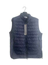 Lade das Bild in den Galerie-Viewer, Stone Island Weste - L
