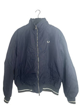 Lade das Bild in den Galerie-Viewer, Fred Perry Jacke - XL

