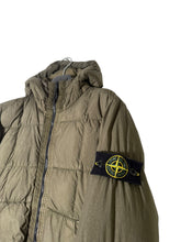 Lade das Bild in den Galerie-Viewer, Stone Island Daunenjacke - L
