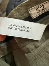 Lade das Bild in den Galerie-Viewer, CP Company Cargo Shorts - 52/XL
