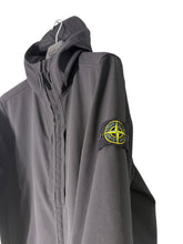 Lade das Bild in den Galerie-Viewer, Stone Island Softshell Jacke - XL
