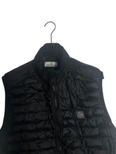 Lade das Bild in den Galerie-Viewer, Stone Island Weste - M
