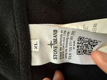 Lade das Bild in den Galerie-Viewer, Stone Island Softshell Jacke - XL
