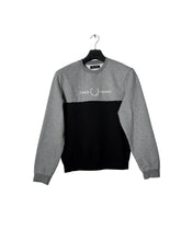 Lade das Bild in den Galerie-Viewer, Fred Perry Pullover - S
