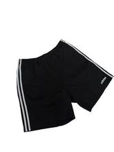 Lade das Bild in den Galerie-Viewer, Adidas Shorts - L

