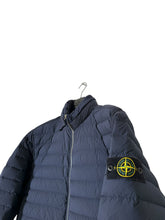 Lade das Bild in den Galerie-Viewer, Stone Island Steppjacke
