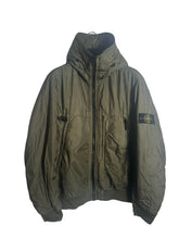 Lade das Bild in den Galerie-Viewer, Stone Island Garment Dyed Crinkle Reps Jacke - XL
