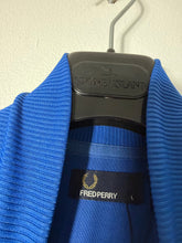 Lade das Bild in den Galerie-Viewer, Fred Perry Trainingsjacke - L
