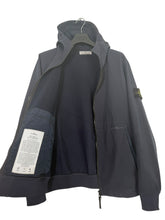 Lade das Bild in den Galerie-Viewer, Stone Island Softshell Jacke - L
