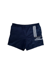 Lade das Bild in den Galerie-Viewer, Adidas Shorts - XXL
