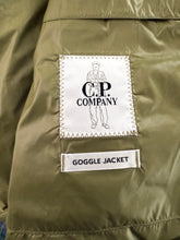 Lade das Bild in den Galerie-Viewer, CP Company Steppjacke - M

