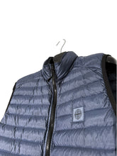 Lade das Bild in den Galerie-Viewer, Stone Island Weste - L
