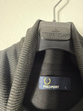 Lade das Bild in den Galerie-Viewer, Fred Perry Trainingsjacke - L
