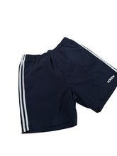 Lade das Bild in den Galerie-Viewer, Adidas Shorts - L
