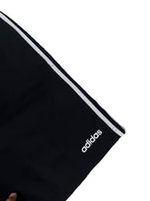 Lade das Bild in den Galerie-Viewer, Adidas Shorts - L
