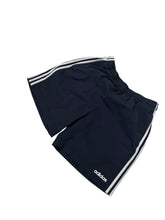 Lade das Bild in den Galerie-Viewer, Adidas Shorts - L
