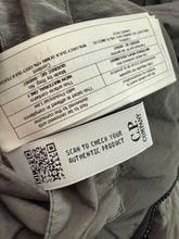 Lade das Bild in den Galerie-Viewer, CP Company Daunenjacke - M
