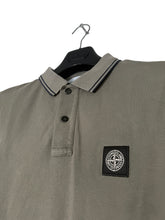 Lade das Bild in den Galerie-Viewer, Stone Island Polo - L
