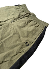 Lade das Bild in den Galerie-Viewer, Fred Perry Jogginghose - M
