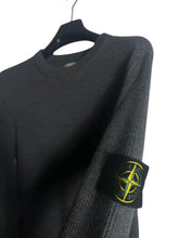 Lade das Bild in den Galerie-Viewer, Stone Island Strickpullover - M
