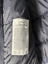 Lade das Bild in den Galerie-Viewer, Stone Island Daunenweste - L
