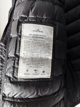 Lade das Bild in den Galerie-Viewer, Stone Island Weste - L
