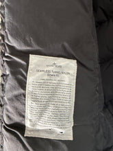 Lade das Bild in den Galerie-Viewer, Stone Island Daunenjacke - XXL
