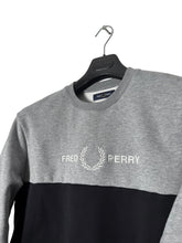 Lade das Bild in den Galerie-Viewer, Fred Perry Pullover - S
