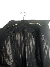 Lade das Bild in den Galerie-Viewer, Fred Perry Jacke - XL
