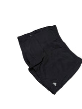 Lade das Bild in den Galerie-Viewer, Adidas Shorts - L
