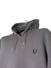 Lade das Bild in den Galerie-Viewer, Fred Perry Hoodie - L

