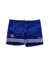Lade das Bild in den Galerie-Viewer, Adidas Vintage Bayern München Shorts - 3XL
