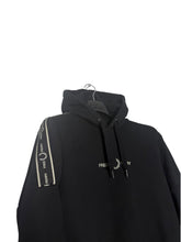 Lade das Bild in den Galerie-Viewer, Fred Perry Hoodie - M
