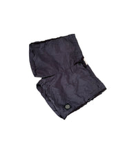 Lade das Bild in den Galerie-Viewer, Stone Island Badehose - L
